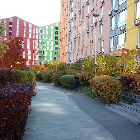 Positive Smile Studio Apartment In The Colorful Comfort Town Residental Complex. Kt-06. เคียฟ ภายนอก รูปภาพ