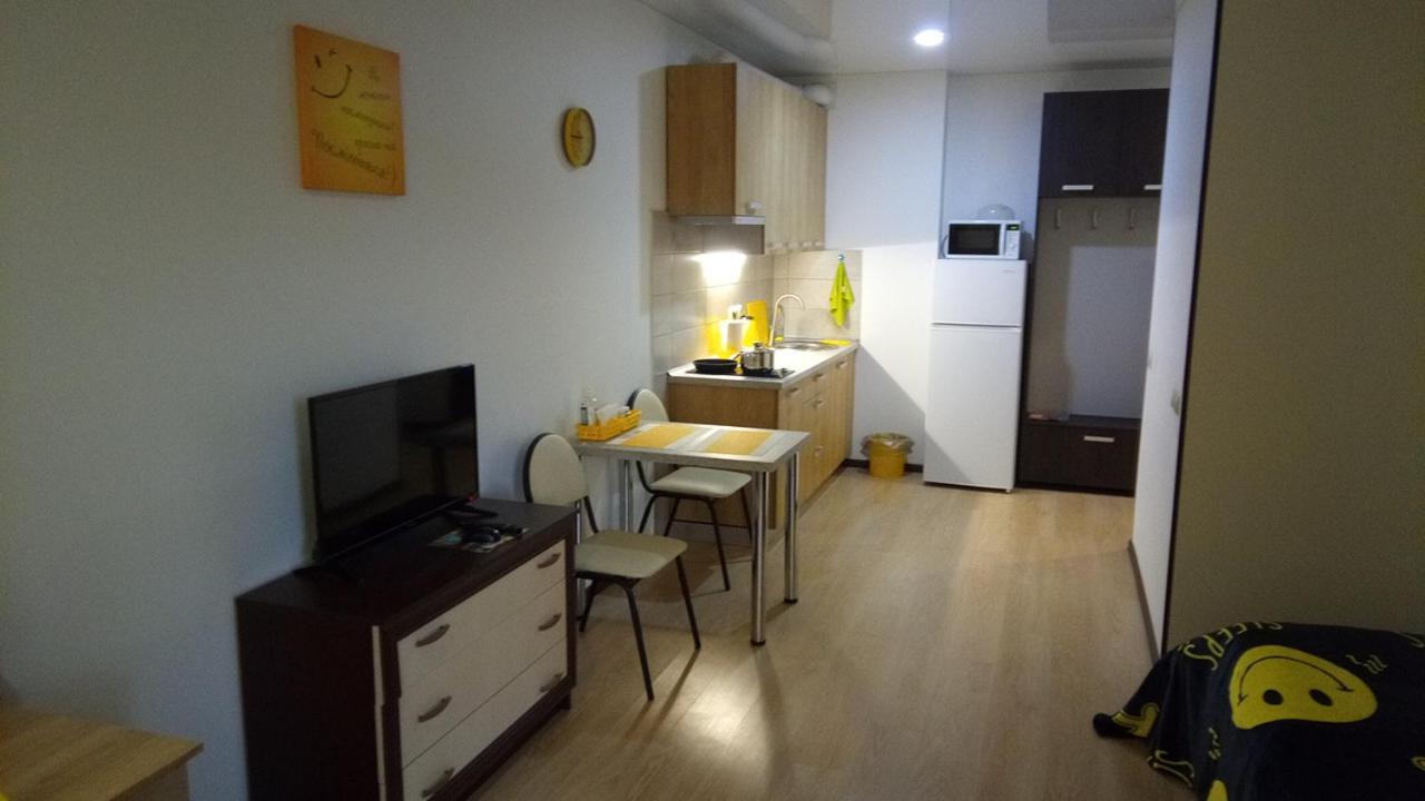 Positive Smile Studio Apartment In The Colorful Comfort Town Residental Complex. Kt-06. เคียฟ ภายนอก รูปภาพ