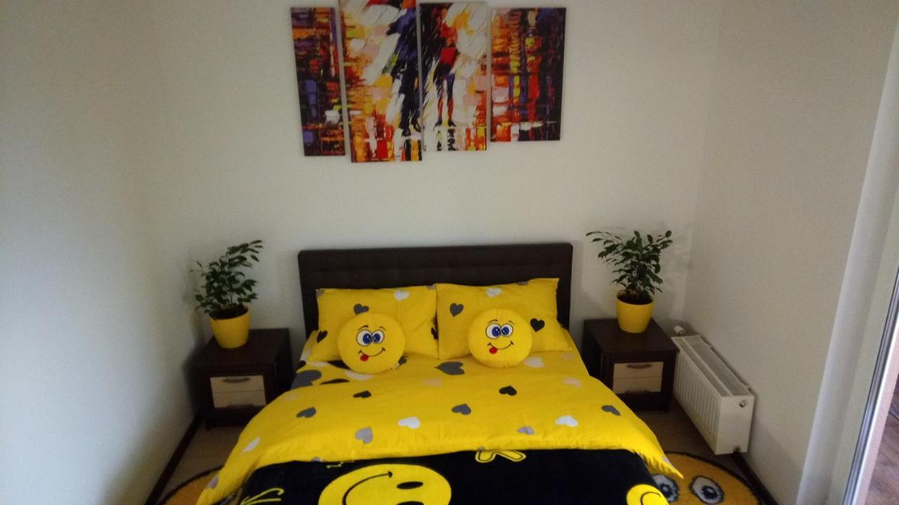 Positive Smile Studio Apartment In The Colorful Comfort Town Residental Complex. Kt-06. เคียฟ ภายนอก รูปภาพ
